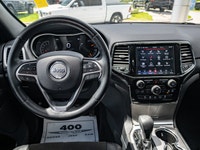 Welcome to 400 Chrysler Dodge Jeep Ram. Stand out from the crowd in this stylish and capable 2019 Je... (image 2)