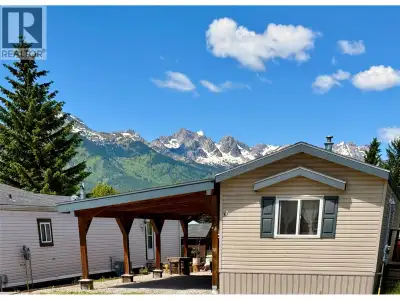 Looking for affordable living in Fernie, close to the historic downtown? This is the home you’ve bee...