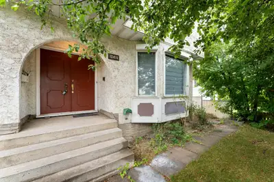 RENT TO OWN - 4 Bedroom Half Duplex
