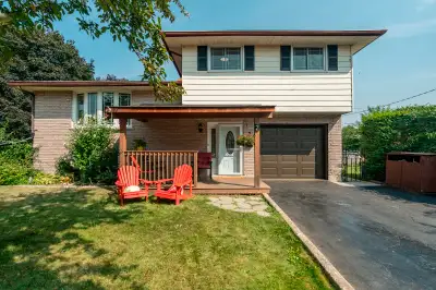 JUST LISTED DETACHED SIDESPLIT HOME 2 LESTER PLACE IN CAMBRIDGE OPEN HOUSE AUGUST 17TH 2:00 - 4:00 L...