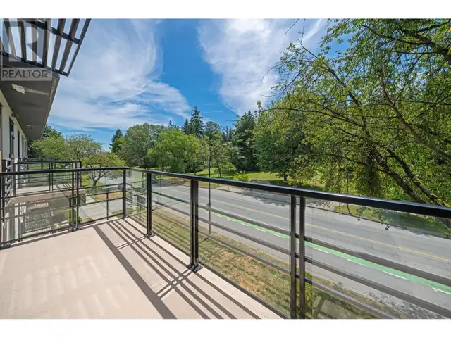 304 4488 CAMBIE STREET Vancouver, British Columbia63008313240323122