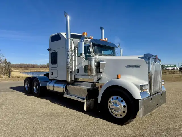 2014 KENWORTH W900 in Heavy Trucks in Saskatoon - Image 7