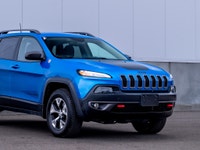 CARGET AUTOMOTIVE is thrilled to offer this 2017 Jeep Cherokee Trailhawk, an off-road-capable SUV fe... (image 4)