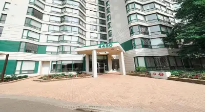 Price: $524,990 / $1,992/mo Welcome to this bright and spacious 2-bedroom + den, 2-bathroom condo, o...