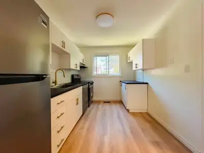 Beautifully Renovated 3-Bedroom Townhome for Rent – 450 Lakeshore Drive, North Bay Welcome to this b...