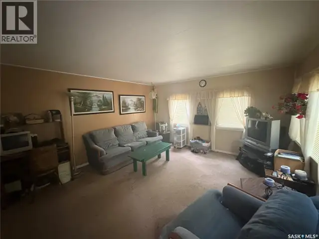 8 Hunter BAY Fishing Lake, Saskatchewan in Houses for Sale in Saskatoon - Image 8