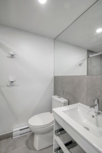 Renovated Akelius studio apartment for rent. Located near Mont-Royal in the Plateau Mont-Royal neigh... (image 6)