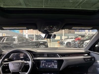 FULLY ELECTRIC, FEATURING : MASSAGE SEATS, QUATTRO AWD, DIGITAL GAUGE CLUSTER NAVIGATION DISPLAY, MU... (image 7)