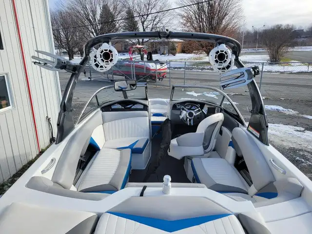 2011 Tige Boats RZR in Powerboats & Motorboats in Laurentides - Image 5