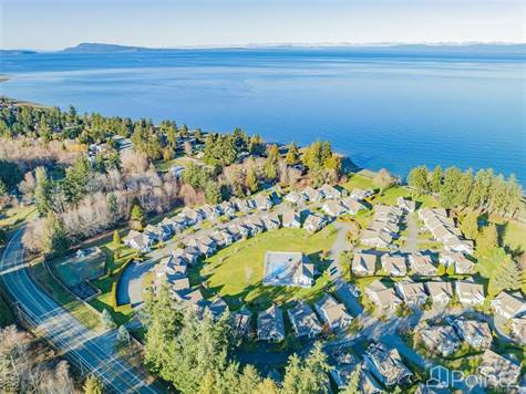 5251 Island Hwy W in Houses for Sale in Parksville / Qualicum Beach - Image 3