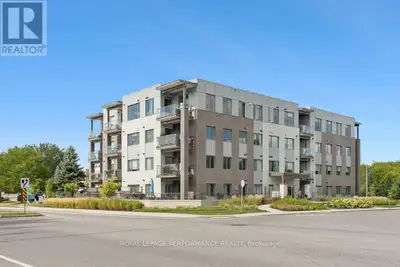 Welcome to 104-280 Herzberg! This stylish ground-level 1-bedroom plus den condo in The Serenity offe...