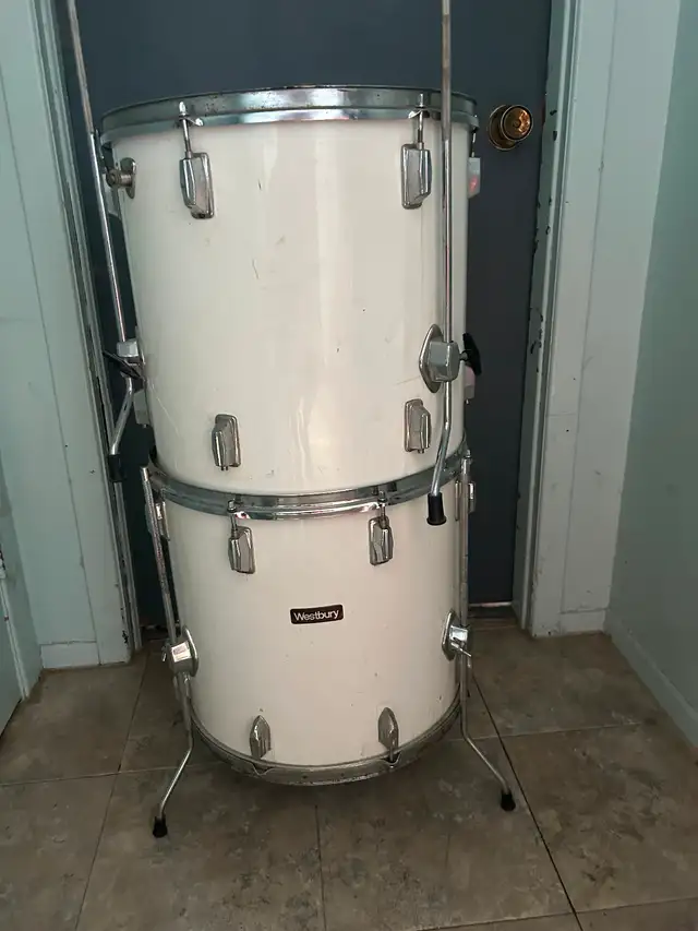 DRUM SET COMPLETE422657919843706882