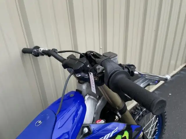 2025 YAMAHA YZ450F MONSTER (FINANCING AVAILABLE) in Dirt Bikes & Motocross in Kelowna - Image 8