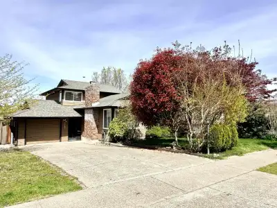 Bright and well-maintained split-entry home offering 4 bedrooms and 3 bathrooms on a 7,478 sq.ft. lo...