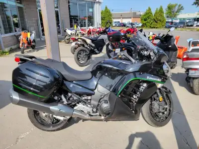 This clean legendary Japanese 4 cylinder sport-tourer is ready to eat some kms! Entirely stock. An O...