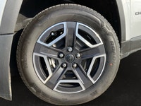 This Jeep Cherokee has a dependable 1.6 Liter engine powering this Variable transmission. Black Gril... (image 6)