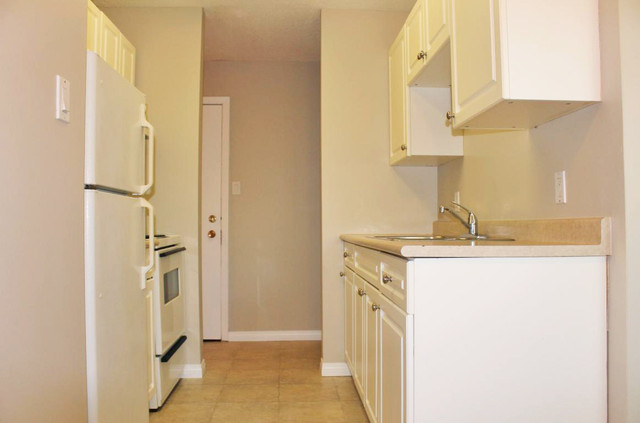 Sunridge Apartments - 2 Bedroom 1 Bath Apartment for Rent in Long Term Rentals in Yellowknife - Image 3