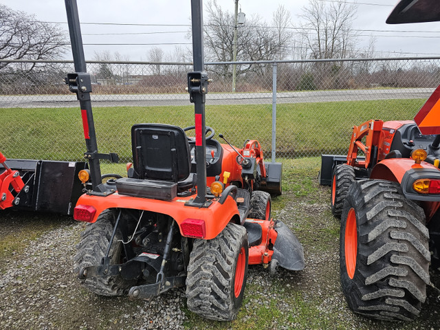 Used 2015 CS2410 Tractor, Loader and Mower in Other in Hamilton - Image 4