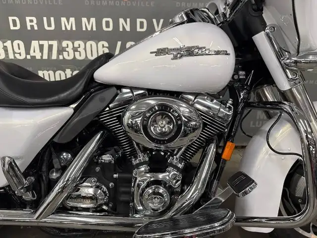 2008 Harley-Davidson FLHX Street Glide in Street, Cruisers & Choppers in Drummondville - Image 6