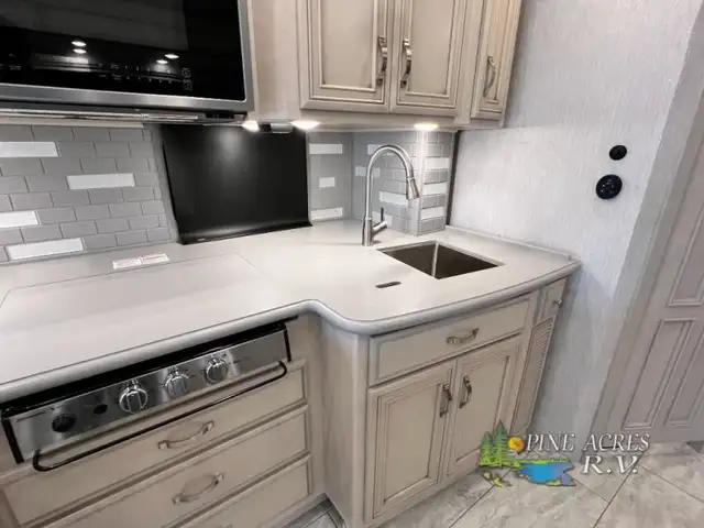 2023 Newmar Kountry Star 4037 Diesel Pusher 360 h.p. in RVs & Motorhomes in Moncton - Image 37