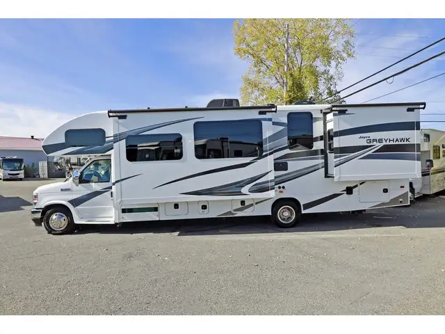 2022 Jayco Greyhawk 29MV Classe C VR/RV Crics Hydrauliques + Sol in RVs & Motorhomes in Laval / North Shore - Image 35
