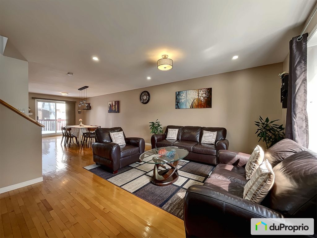 $585,000 - Semi-detached for sale in Longueuil (St-Hubert) — photo 1