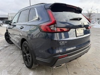 Humberview Volkswagen on the Queensway This 2023 Honda CR-V Touring Hybrid AWD is the perfect blend... (image 4)
