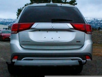The 2020 Mitsubishi Outlander is a striking Silver 4x4 SUV that delivers excellent handling on all t... (image 4)