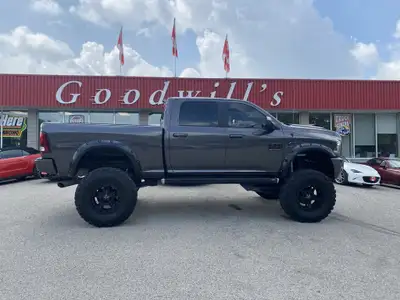 KING OFF ROAD SUSPENSION! HEATED / COOLED LEATHER SEATS, BLUETOOTH, NAVIGATION, BACK UP CAMERA, REMO...