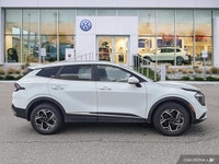 This Kia Sportage delivers a Regular Unleaded I-4 2.5 L/152 engine powering this Automatic transmiss... (image 6)