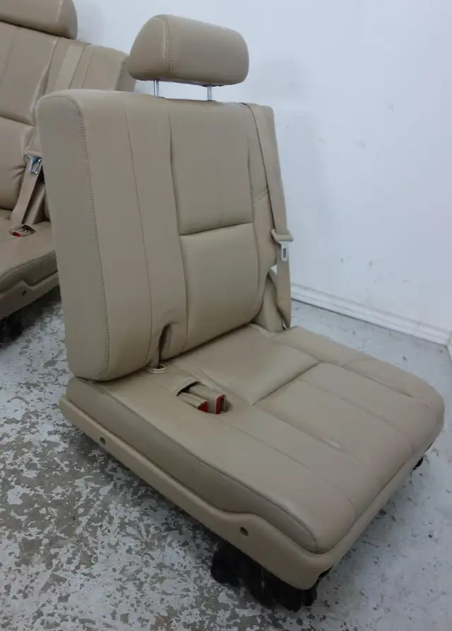 Chev Truck Cadillac Escalade Third Row Seats 3rd Yukon Tahoe 10 in Other Parts & Accessories in St. Catharines - Image 9