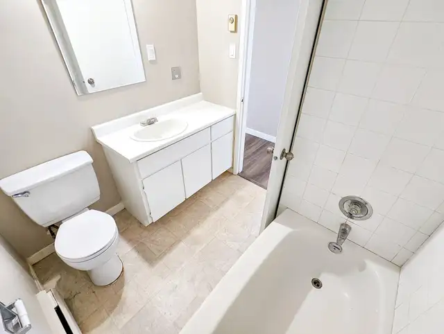 Uptown Apartment For Rent | Uptown Apartments in Long Term Rentals in Burnaby/New Westminster - Image 6