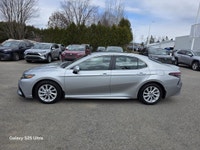 AUCUN DOSSIER DE DOMMAGE Ce Camry est équipé de : Intérieur en cuir, Bluetooth, Cruise, PRISE USB, s... (image 5)