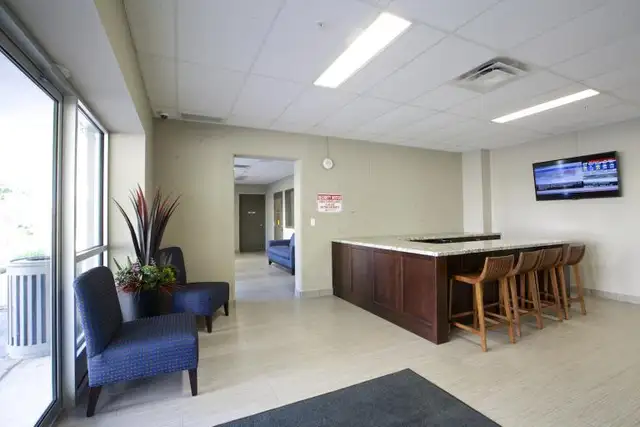 173 King St. in Waterloo | 1 MRF | Steps to Laurier University! in Room Rentals & Roommates in Kitchener / Waterloo - Image 14