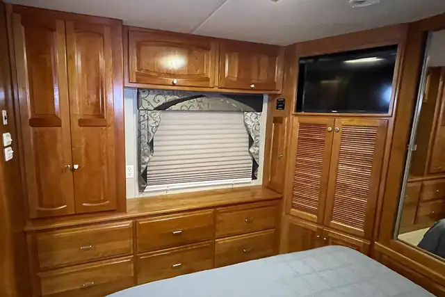 2006 Newmar Dutch Star 4028 – Pre-Owned Class A Motorhome. in RVs & Motorhomes in Red Deer - Image 40