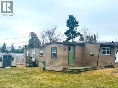 Refreshed and ready! Welcome to this beautifully remodelled 12 x 60 home in the sought-after Kellys...