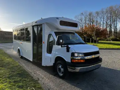 2017 Chevrolet Express 22 Passenger Bus OFF ROAD USE ONLY Cruise Control Power Door Automatic Headli...