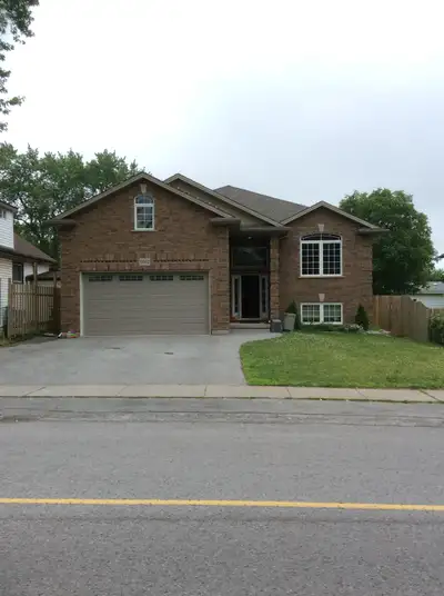 3 bedroom 2 bath basement unit available for rent in a beautiful detached house. Located in the down...