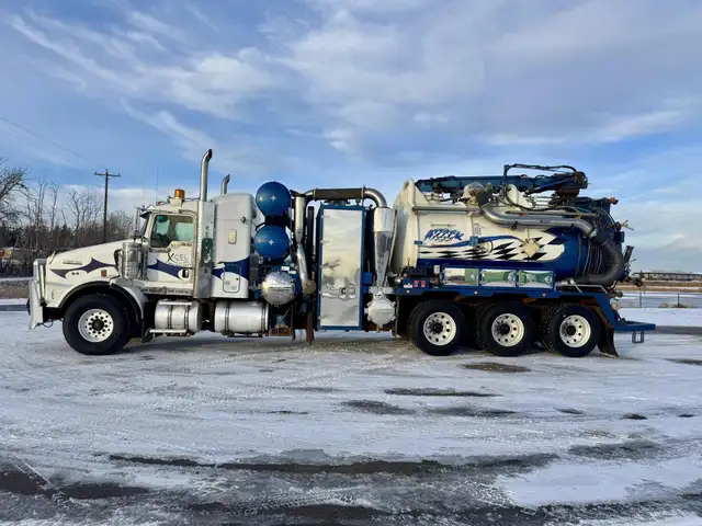 2012 KENWORTH T800 in Heavy Trucks in Saskatoon - Image 9