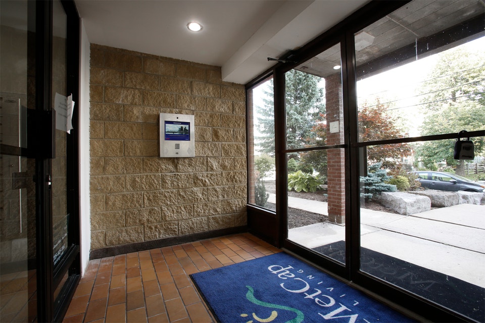 Collingwood 1 Bedroom Apartment for Rent - 120 Elm Street 2