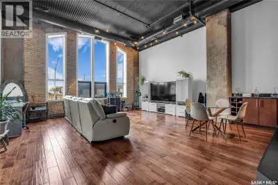 Welcome home to 211 Ave D North unit 105. This executive condo delivers an impressive space with ove...