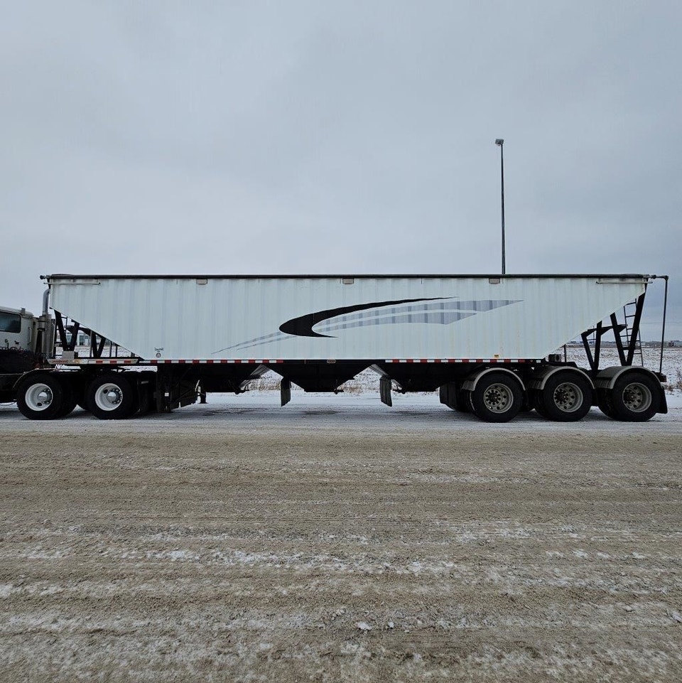 2012 DOEPKER TRIAXLE 3 HOPPER | Farming Equipment | Saskatoon | Free ...