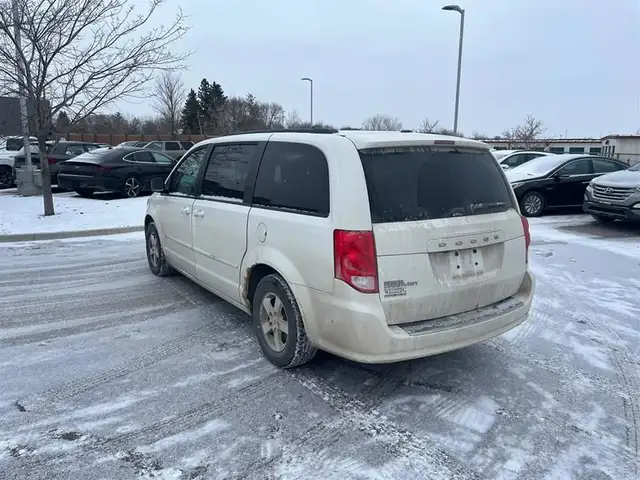 2012 Dodge Grand Caravan SXT Wagon in Cars & Trucks in Winnipeg - Image 7