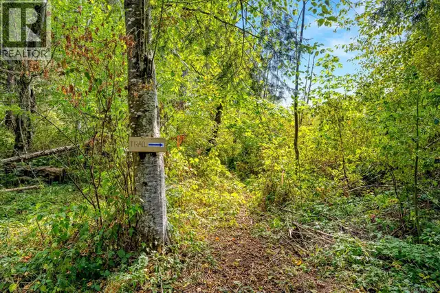 3465 CESSFORD Rd Courtenay, British Columbia in Houses for Sale in Comox / Courtenay / Cumberland - Image 8