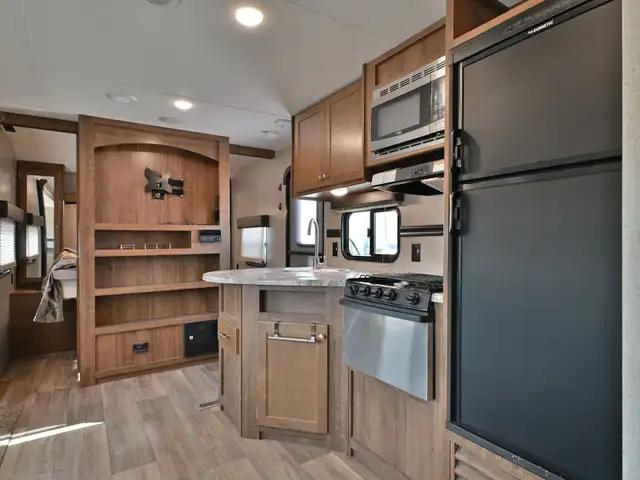 2018 Aspen Trail 29BHS in Travel Trailers & Campers in St. Albert - Image 18