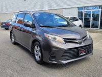 2020 TOYOTA SIENNA 8 PASSENGER WITH REMOVABLE MIDDLE SEAT TO CONVERT TO 7 PASSENGER CAPTAIN SEATING!... (image 4)