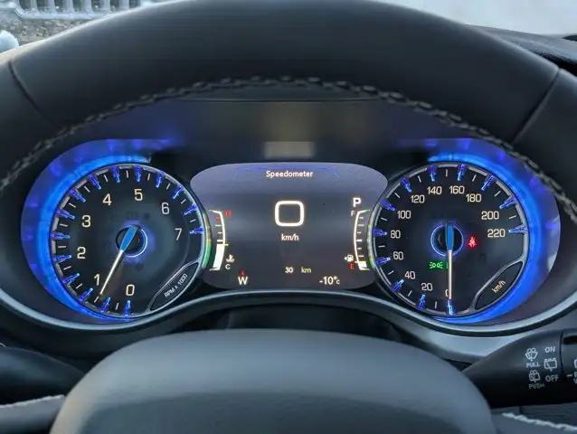 2026 Chrysler Pacifica Select in Cars & Trucks in Edmonton - Image 26