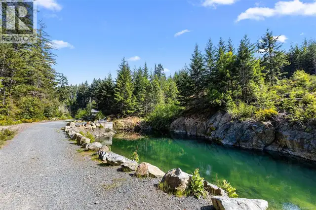 Lot 1 Trail Way Malahat, British Columbia in Land for Sale in Victoria - Image 3