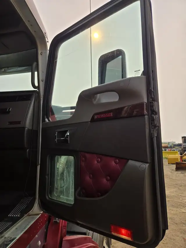 2013 KENWORTH T660 in Heavy Trucks in Saskatoon - Image 61