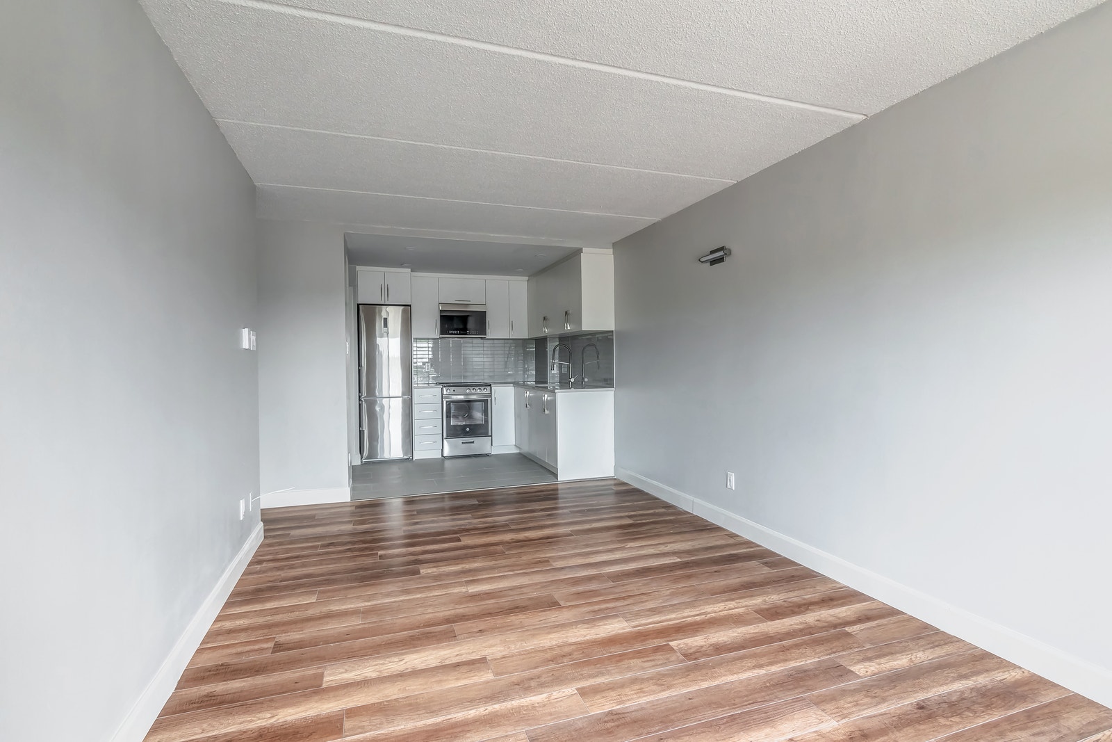 10309 Gouin west — photo 2
